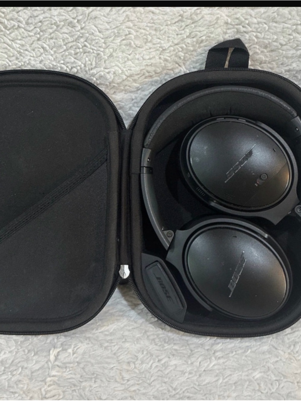 Bose QuietComfort 35 Over-Ear Noise Cancelling Headphones Black With Case